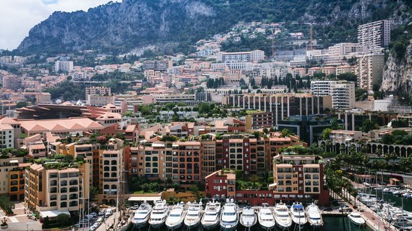 Living in Monaco Monte-carlo (06): advantages and lifestyle